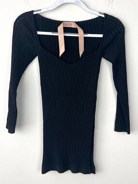 No. 21 Black Knit Quarter-Length Sleeve Sweater